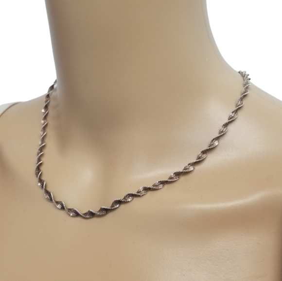 VINTAGE STERLING SILVER SPIRAL DESIGN CHAIN 18 INCH NECKLACE MADE IN ITALY - Picture 2 of 7